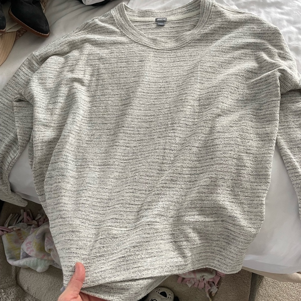 Sweater - Picture 1 of 4